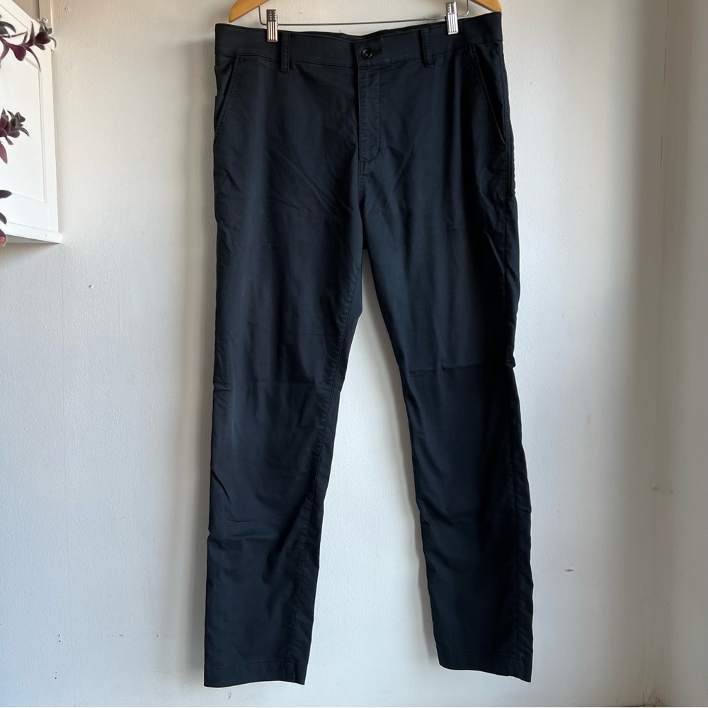 Nike black dri fit slim fit golf chinos 36/34